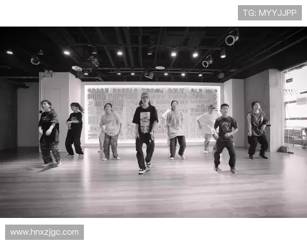 街舞战术解析：西安街舞队如何构建高效中路突破体系