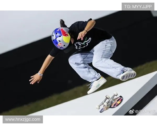 西安滑板队在世界滑板锦标赛中以61分稳居积分榜首位