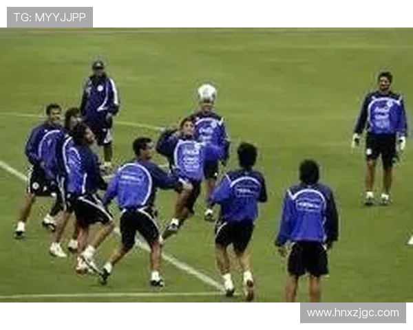 墨尔本胜利与西方联的激烈对决展现足球魅力与团队精神 墨尔本胜利与西方联的激烈对决展现足球魅力与团队精神