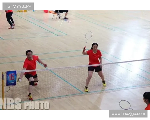 上海羽毛球队在邀请赛中的灵活性展现与战术分析 上海羽毛球队在邀请赛中的灵活性展现与战术分析